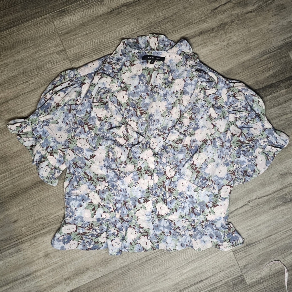 En Saison Floral Ruffle Sleeve Blouse